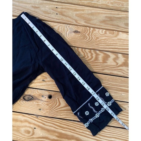 NEW Susan Graver Embroidered Crinkle Gauze V Neck Tunic Size Small Women’s Black - Picture 7 of 8